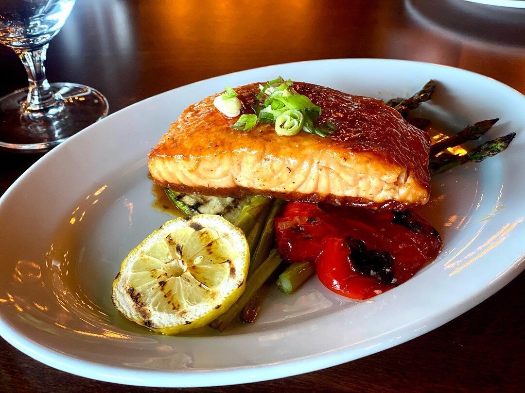 A Taste of Oakland Township: Discovering Local Dining Treasures and Nearby Favorites